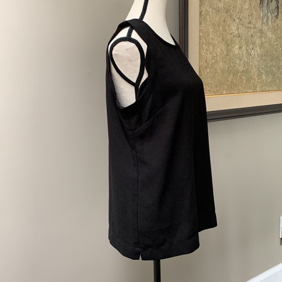 FAITH AND JOY crepe fabric scalloped arm - Picture 2 of 7